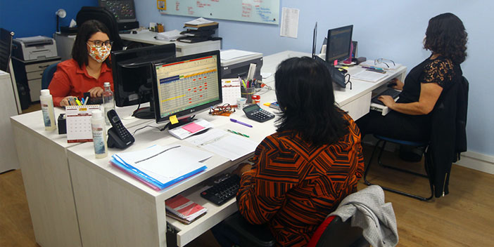 De 2019 para 2020, setor de serviços perde 1,1% das empresas e 2,4% dos postos de trabalho